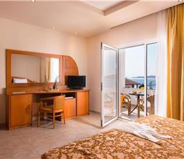 Dhome dyshe Junior suite me pamje nga deti