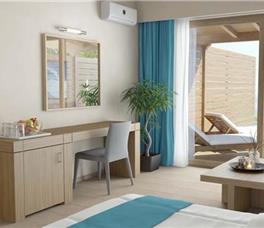 Junior suite with private pool garden/side sea view