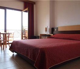 Dhome familjare Me pamje nga kopeshti