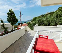 Double room with Patio, Double bed + extra bed upon request