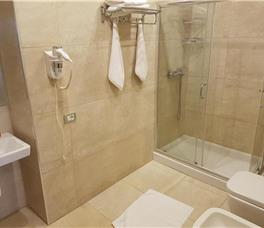 Apartament me pamje nga pishina
