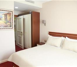 Dhome dyshe me 1 krevate dopio ose 2 teke