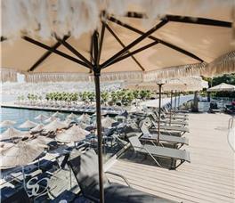 Santa Quaranta Premium Resort 