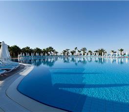 Paloma Oceana Resort