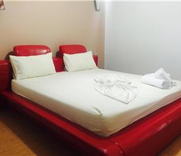 Godija Hotel & Suites