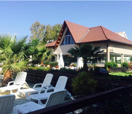 Godija Hotel & Suites