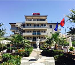 Godija Hotel & Suites