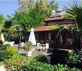 Godija Hotel & Suites