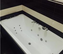 Godija Hotel & Suites