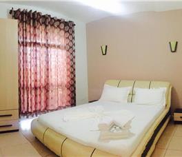 Godija Hotel & Suites