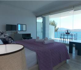 Oceanic Overview Suites