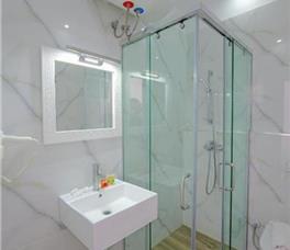 Double room with Double bed or Twin bed