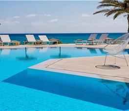 The Bay Hotel & Suites 