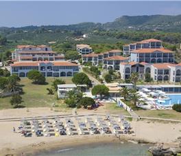 The Bay Hotel & Suites 