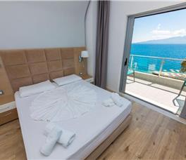Suite me dy dhoma gjumi dhe pamje nga deti