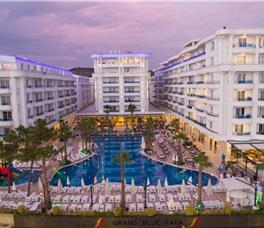 Grand Blue Fafa Resort A